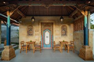 Tugeh Ubud Antique Villa