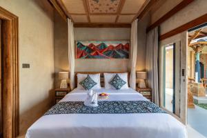Tugeh Ubud Antique Villa