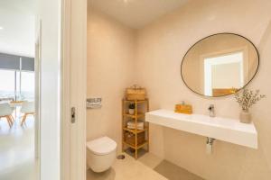 Villa Las Palmeras Valdevaqueros Suites, Pool & Sea Views