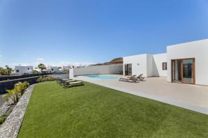 Villa Los Altos Navya 13B by Escape Home
