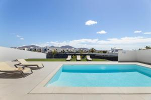 Villa Los Altos Navya 13B by Escape Home