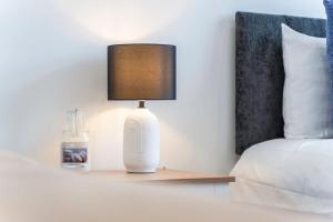 Charming House - Sleeps up to 7 - Free Parking, Fast Wifi and Smart TV by Yoko Property