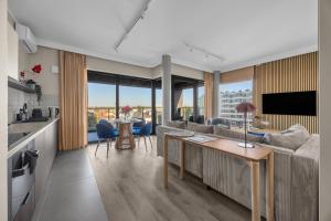 Bemowo Apt - Air Con, Balcony, Parking - by Rentujemy