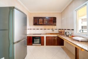 Premium Beach Location & Free Parking