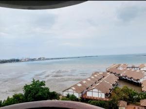 GB8 Glory Beach Resort Private 2 Bedroom Seaview Apartment Port Dickson