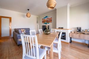 FamilyHub - EcoHost - Spacious 3-bedroom apartment for 8 people with AC and parking near Porto and the beaches