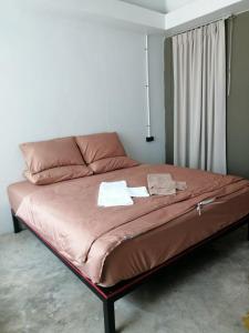 75 StangStay & Cafe de Art