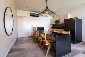 Luxury Beachfront 4BR PH in Bahia Soliman