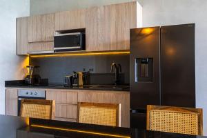 Luxury Beachfront 4BR PH in Bahia Soliman