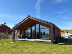 Sea View House with Sauna & Hot Tub for 8