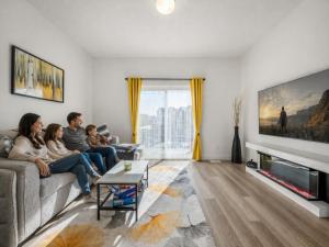 The Staycation Getaway with Table Tennis, Darts, Ravine View and More