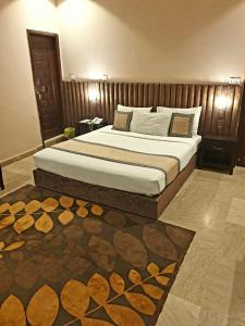 Shelton Hotel Johar Town Lahore