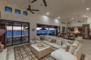 Majestic Las Olas Palmilla Beach Front Villa