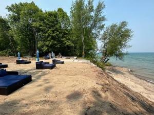 Great Lakes Resort - Jr Suite - Suite 9