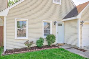 Newly Renovated VB Retreat Home Comfort and Spacious