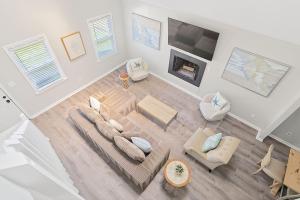 Newly Renovated VB Retreat Home Comfort and Spacious