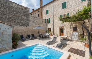 Lovely Home In Svetvincenat