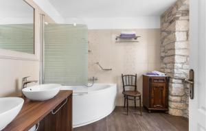 Lovely Home In Svetvincenat