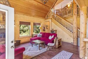 Escape the Tech-connected at Relaxing Elk Meadows