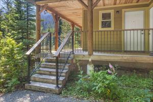 Escape the Tech-connected at Relaxing Elk Meadows