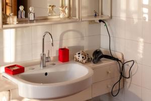 Villa delle Foreste Real Tuscany With 5 BR & Baths