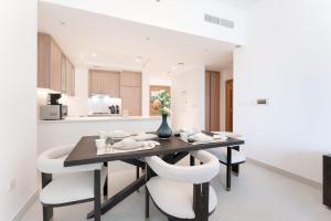Free housekeeping visits during your stay - StayShort - Stunning 1 Bed in Maritime City that Sleeps 2