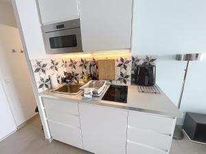 Studio beautiful sea view direct beach access parking AC
