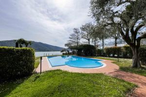 Nasti Lake and Pool - Love Italy Homes