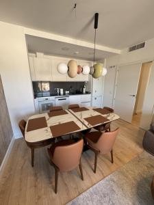 Urban Sky Malaga - Modern Two Bedroom Apartment with Cathedral View