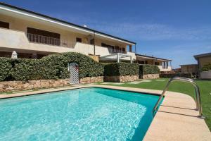 GuestHost - Apartment with Pool near the Sea