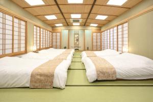 TSUTENKAKU BASE 77-Group Stay up to 8
