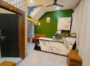 shree krishna Hotel