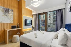 Marina Breeze 1BR Walk to Beach