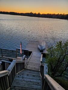 Lakefront Suite with Geodesic Dome Experience