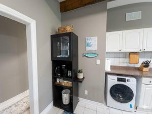 Lakefront Suite with Geodesic Dome Experience