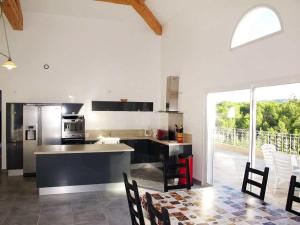 VAR Flayosc 16 sleeps 6 bedrooms Air conditioning Heated pool