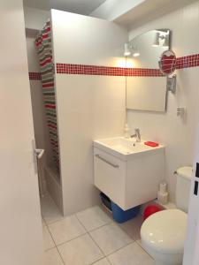 MAGNIFIQUE STUDIO CABINE 28m2 DANS RESIDENCE DE STANDING AVEC PISCINE
