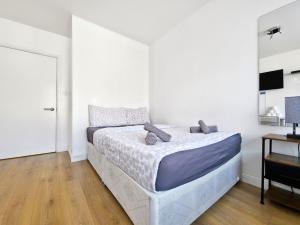 4 person room 3min from South Wimbeldon tube station Room2