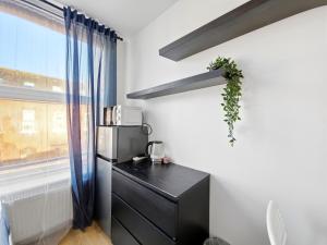 4 person room 3min from South Wimbeldon tube station Room2