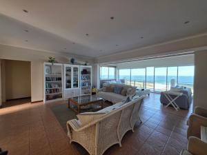 Dolphin Pool Cottage