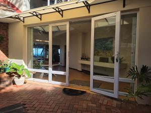 Dolphin Pool Cottage