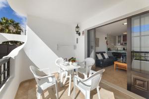 apartment golden costa teguise