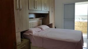 Apartamento 1 dorm 300 metros da praia