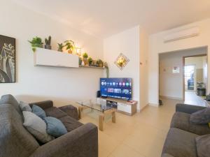 Sunny Beach T2 by YHA