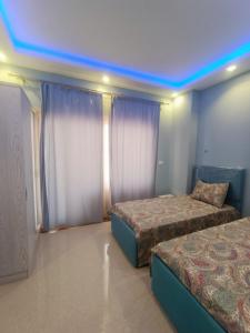 Beachfront Cozy Flat 10 minutes from air port, Free WIFI