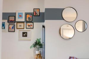 Modern 2 Bedroom Flat in Bonnington Sleeps 6
