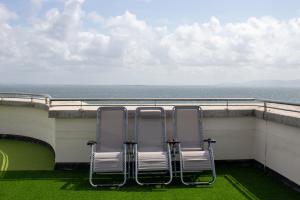 Beach Penthouse, 3 Bedroom Luxury Accommodation