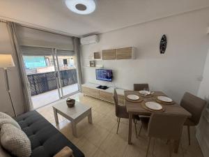 Bright Apartment with Balcony near Alicante Central Market by Turihome