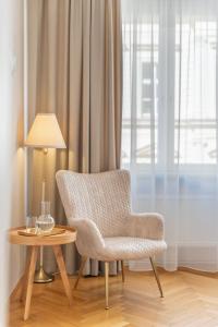 Kafka Apartments - 3BR near Wenceslas square