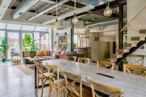 City Loft I Fireplace I Free Parking I Garden Bath